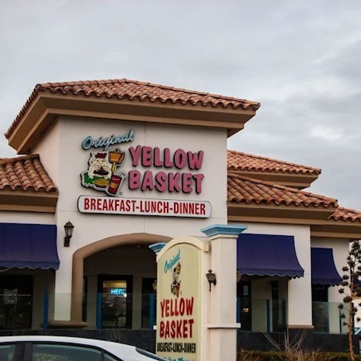 Welcome to Yellow Basket Restaurant